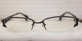 紫外線カット透明レンズ